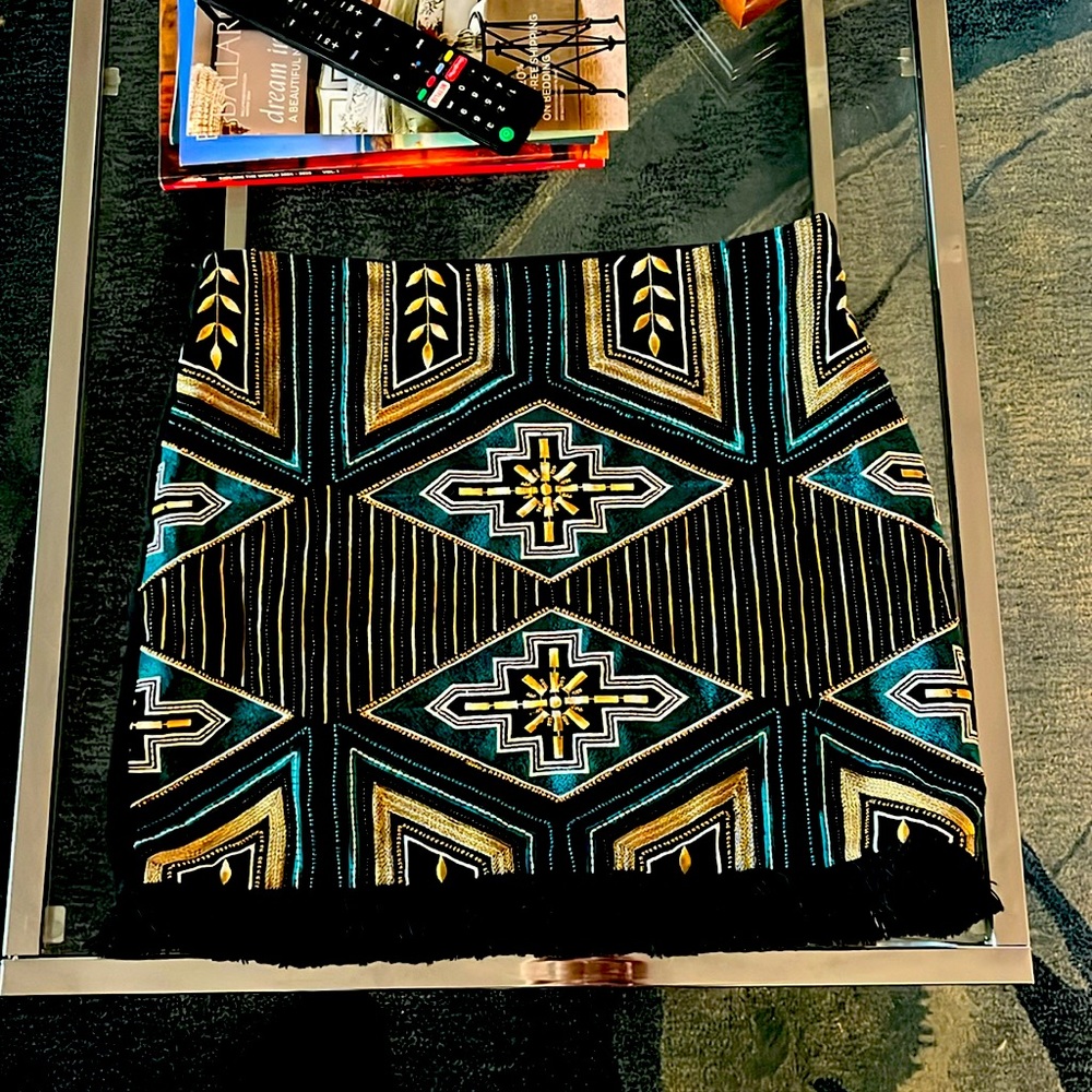 H&M size 8 printed short skirt with beaded appliqué